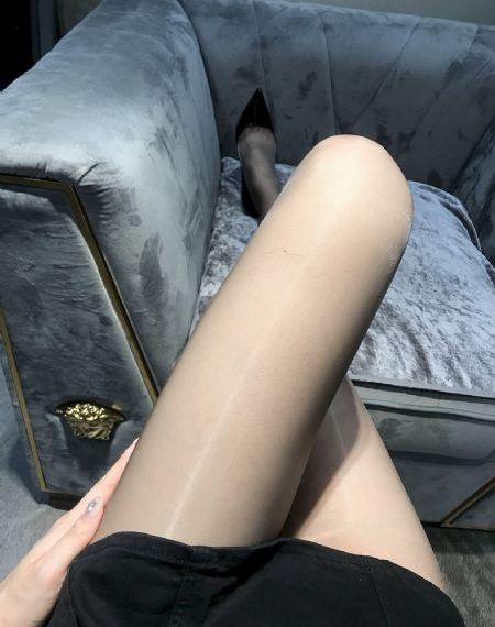年轻的女教师2完整版