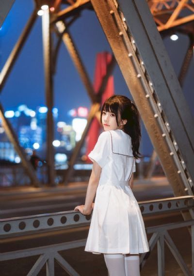 女大学生沙龙